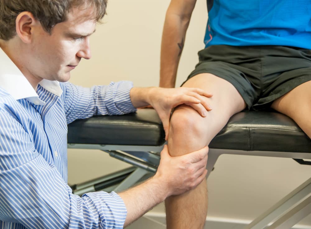knee pain faqs and treatment - Vale Health Clinic in Tunbridge Wells